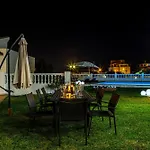Lucia With Pool And View 빌라