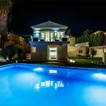 Lucia With Pool And View 빌라