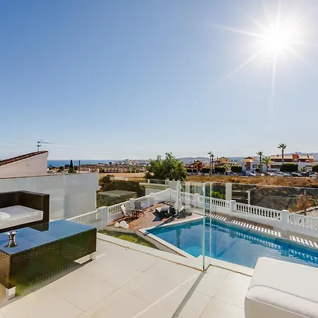 Βίλα Lucia With Pool And View *