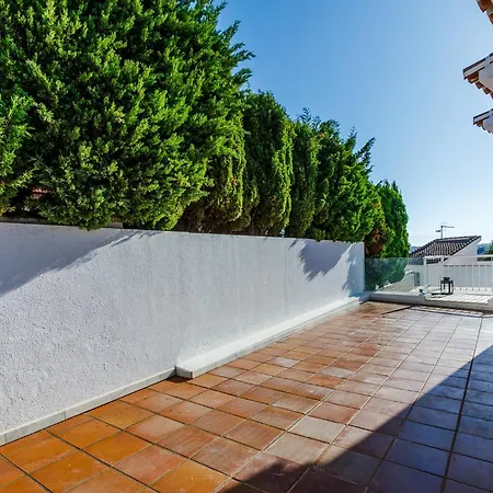 Βίλα Lucia With Pool And View