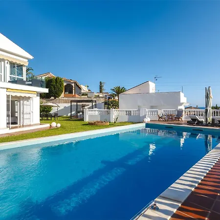 Lucia With Pool And View *