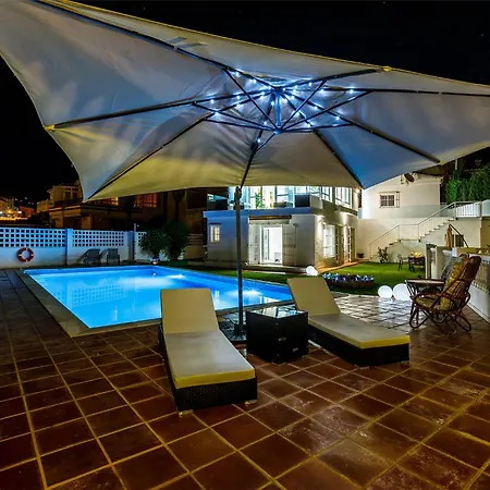 Lucia With Pool And View Βίλα